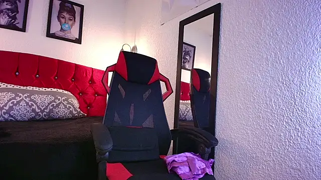 Snapshot of AiraMoreau chatting on 03-26-26, 06:02 AiraMoreau online show from 03-26-26, 06:02