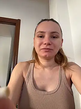 Snapshot of AlessiaandJay chatting on 04-25-26, 07:55 AlessiaandJay online show from 04-25-26, 07:55
