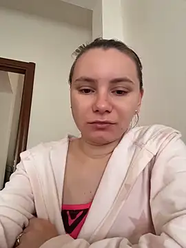 Snapshot of AlessiaandJay chatting on 05-14-26, 07:37 AlessiaandJay online show from 05-14-26, 07:37