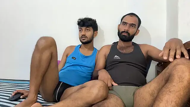 Snapshot of DesiDaddyandSon chatting on 05-08-26, 04:40 DesiDaddyandSon online show from 05-08-26, 04:40