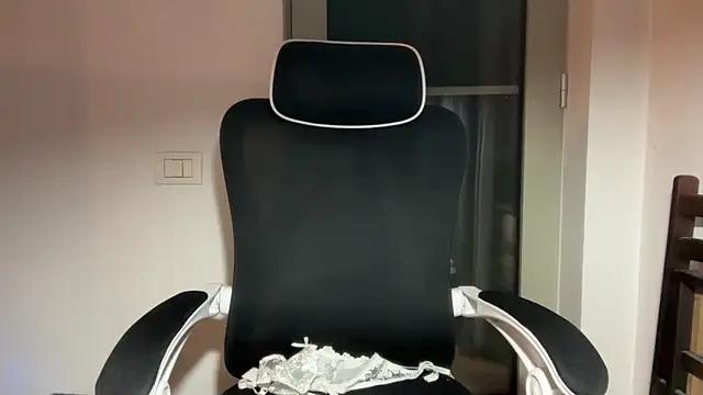 minniebunnyyy online show from 03-04-26, 10:49