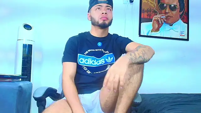 Snapshot of Xanderstone00 chatting on 03-05-26, 04:41 Xanderstone00 online show from 03-05-26, 04:41