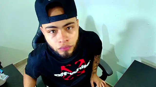 Snapshot of Xanderstone00 chatting on 03-07-26, 06:27 Xanderstone00 online show from 03-07-26, 06:27