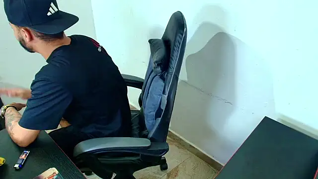 Snapshot of Xanderstone00 chatting on 03-09-26, 05:28 Xanderstone00 online show from 03-09-26, 05:28