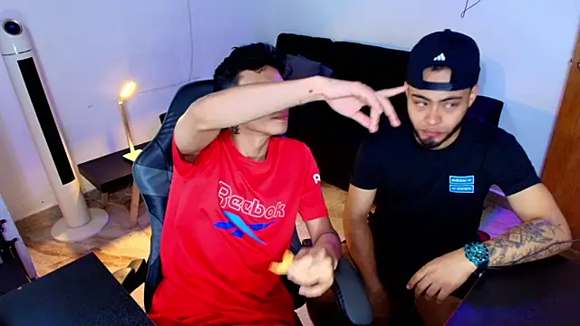 Snapshot of Xanderstone00 chatting on 03-12-26, 02:34 Xanderstone00 online show from 03-12-26, 02:34