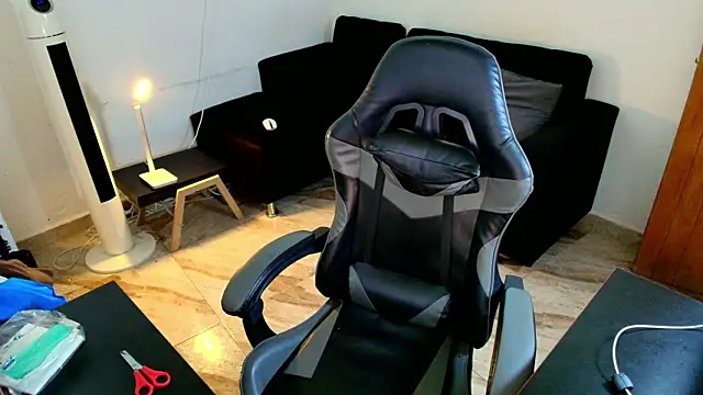 Snapshot of Xanderstone00 chatting on 03-16-26, 04:11 Xanderstone00 online show from 03-16-26, 04:11