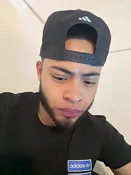 Snapshot of Xanderstone00 chatting on 03-22-26, 02:48 Xanderstone00 online show from 03-22-26, 02:48