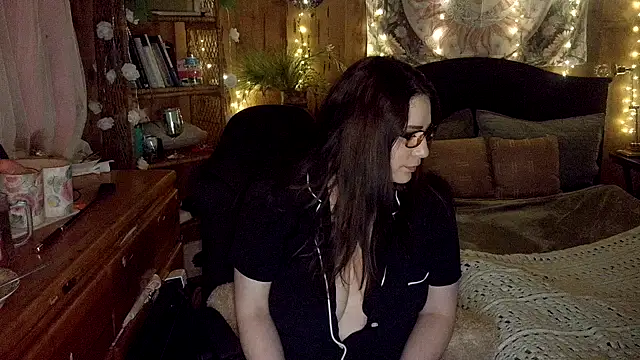 Snapshot of VelvetBrunetteXo chatting on 03-21-26, 10:31 VelvetBrunetteXo online show from 03-21-26, 10:31