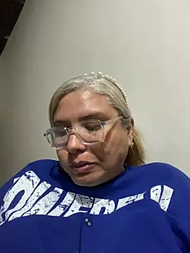 Snapshot of MaximeQueen chatting on 02-13-26, 01:12 MaximeQueen online show from 02-13-26, 01:12