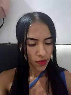 Snapshot of Alannys19 chatting on 02-13-26, 04:41 Alannys19 online show from 02-13-26, 04:41