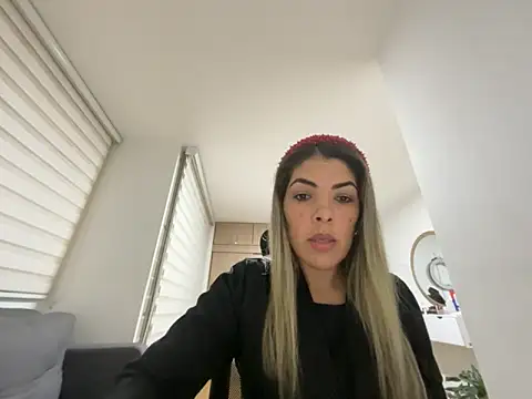 Encantadora Eva online show from 02-12-26, 01:11