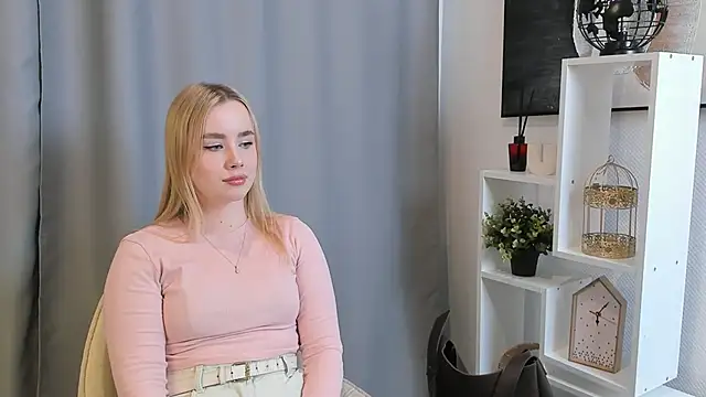 IvetteLabore online show from 02-09-26, 01:15