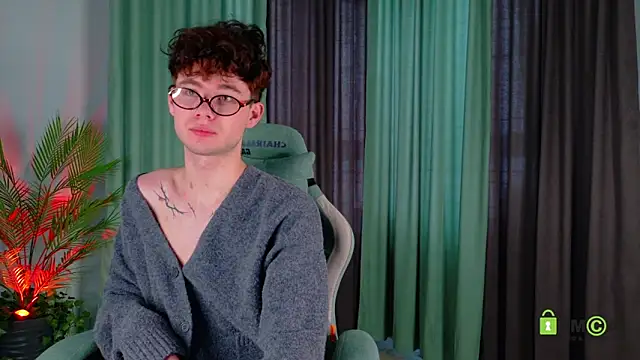 moon Gloww online show from 03-24-26, 01:54