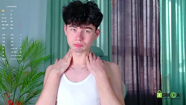 moon Gloww online show from 04-01-26, 02:12