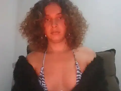 Snapshot of 4petitosa_ chatting on 08-06-26, 02:24 4petitosa online show from 08-06-26, 02:24