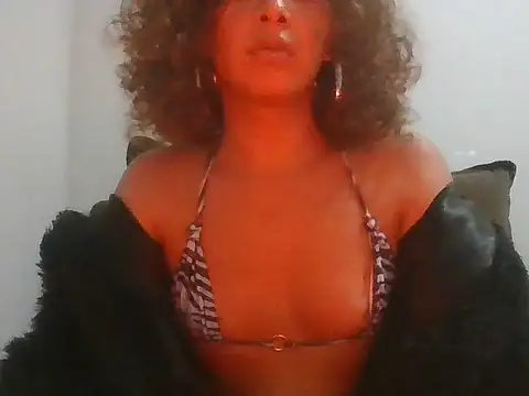 Snapshot of 4petitosa_ chatting on 08-07-26, 02:24 4petitosa online show from 08-07-26, 02:24
