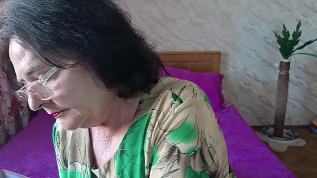 xMaryxAnne online show from 05-26-26, 06:31