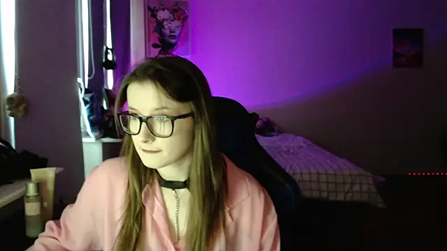 Snapshot of LunaXcherry chatting on 04-09-26, 04:56 LunaXcherry online show from 04-09-26, 04:56