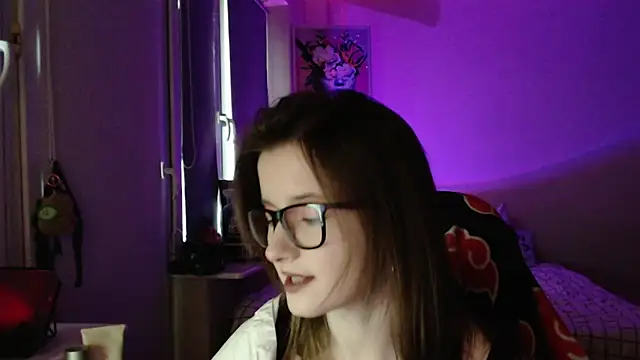 Snapshot of LunaXcherry chatting on 04-16-26, 04:52 LunaXcherry online show from 04-16-26, 04:52