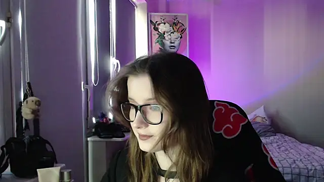 Snapshot of LunaXcherry chatting on 04-20-26, 04:43 LunaXcherry online show from 04-20-26, 04:43