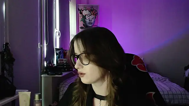 Snapshot of LunaXcherry chatting on 04-21-26, 05:06 LunaXcherry online show from 04-21-26, 05:06