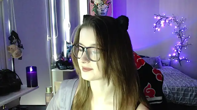 Snapshot of LunaXcherry chatting on 04-29-26, 04:44 LunaXcherry online show from 04-29-26, 04:44