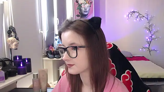 Snapshot of LunaXcherry chatting on 05-02-26, 11:37 LunaXcherry online show from 05-02-26, 11:37