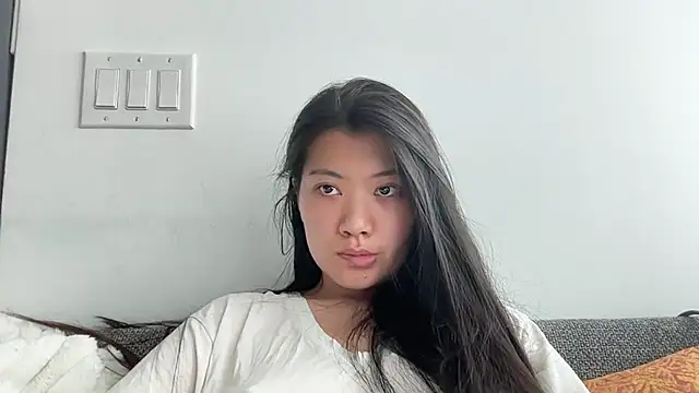 Joycelovely online show from 05-13-26, 06:05