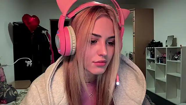 Evva mayy online show from 02-15-26, 07:21