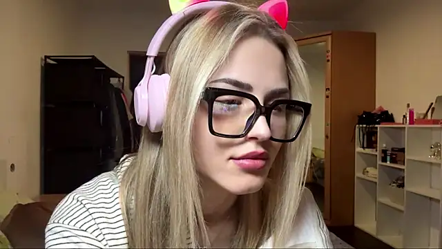 Evva mayy online show from 03-27-26, 06:40