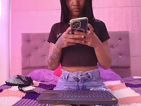 Snapshot of Extremely_dirty_Baby chatting on 02-14-26, 03:20 Extremely dirty Baby online show from 02-14-26, 03:20