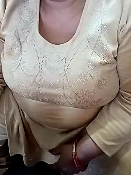 Snapshot of Simran_008 chatting on 02-14-26, 09:39 Simran 008 online show from 02-14-26, 09:39