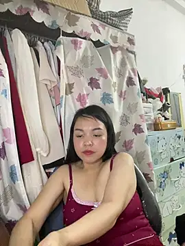 Snapshot of Strawberry-wet chatting on 04-08-26, 07:19 Strawberry-wet online show from 04-08-26, 07:19