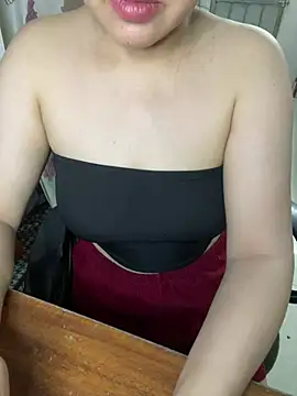 Snapshot of Strawberry-wet chatting on 05-02-26, 06:29 Strawberry-wet online show from 05-02-26, 06:29