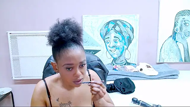 TyraHotxxx online show from 06-23-26, 06:11