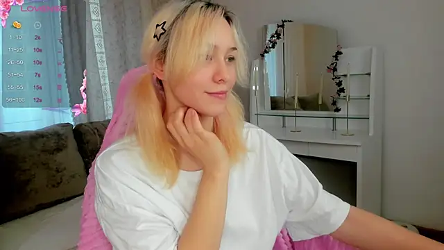 EmilyTrase online show from 05-06-26, 01:14