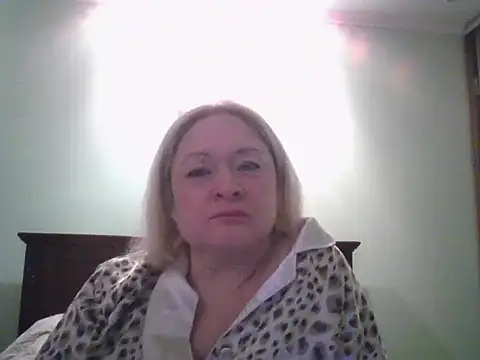 Snapshot of Veronica5489 chatting on 03-03-26, 10:04 Veronica5489 online show from 03-03-26, 10:04