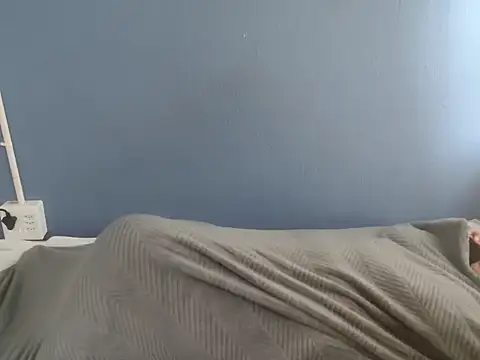 Snapshot of Sweet-Bella17 chatting on 02-13-26, 07:26 Sweet-Bella17 online show from 02-13-26, 07:26