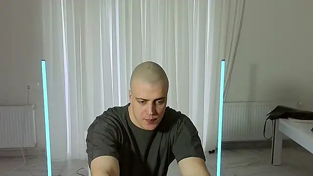 Snapshot of Telenok chatting on 03-27-26, 01:00 Telenok online show from 03-27-26, 01:00