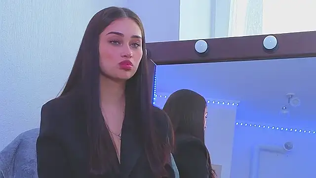 Snapshot of Sofia_Plump chatting on 03-05-26, 12:12 Sofia Plump online show from 03-05-26, 12:12