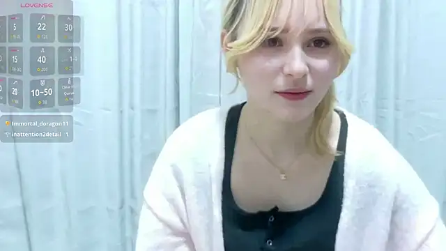 Snapshot of e_ri_ka93 chatting on 03-05-26, 11:39 e ri ka93 online show from 03-05-26, 11:39