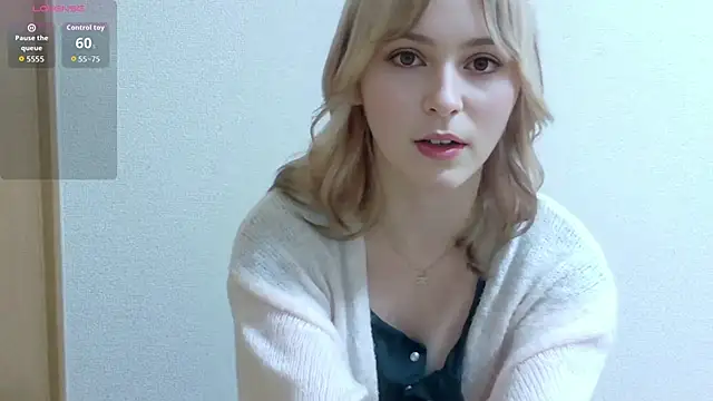 Snapshot of e_ri_ka93 chatting on 05-28-26, 10:23 e ri ka93 online show from 05-28-26, 10:23