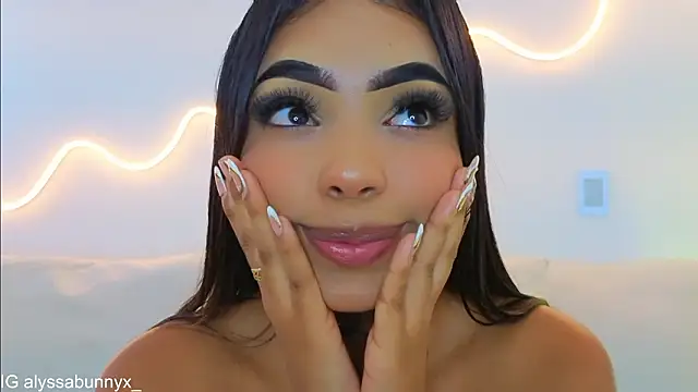 Snapshot of Alyssa_bunnyx chatting on 03-26-26, 02:44 Alyssa bunnyx online show from 03-26-26, 02:44