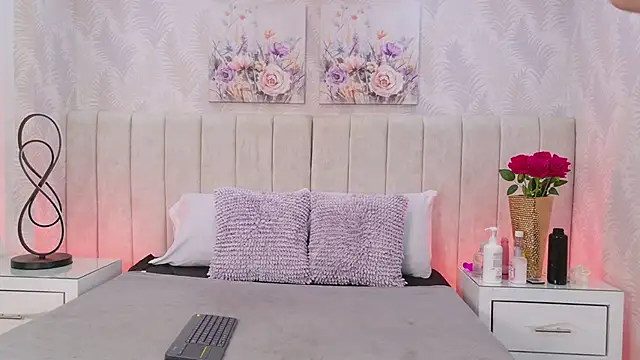 Snapshot of SaraLugo chatting on 03-26-26, 07:30 SaraLugo online show from 03-26-26, 07:30