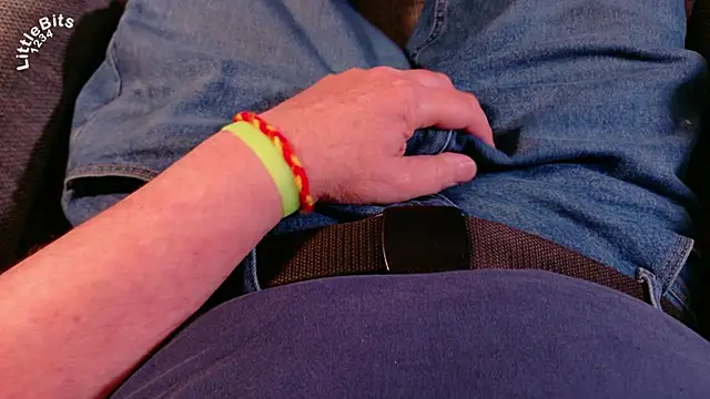 Littlebits1234 online show from 06-03-26, 04:45