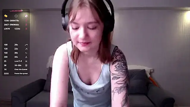 Snapshot of Mirrrra1 chatting on 02-27-26, 09:04 Mirrrra1 online show from 02-27-26, 09:04