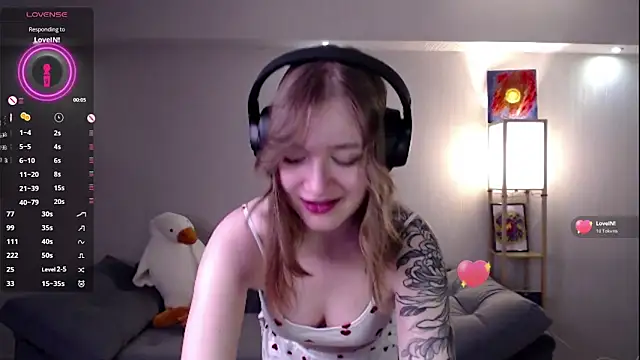 Snapshot of Mirrrra1 chatting on 03-17-26, 08:12 Mirrrra1 online show from 03-17-26, 08:12