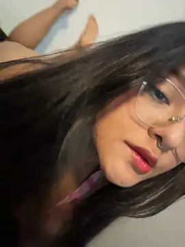 Snapshot of victtoria18 chatting on 03-16-26, 05:44 victtoria18 online show from 03-16-26, 05:44