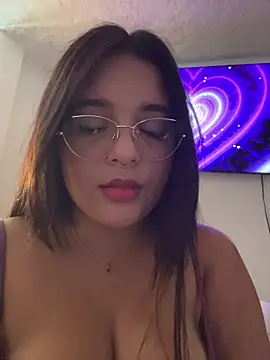 Snapshot of victtoria18 chatting on 03-25-26, 08:26 victtoria18 online show from 03-25-26, 08:26