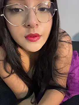 Snapshot of victtoria18 chatting on 04-11-26, 04:17 victtoria18 online show from 04-11-26, 04:17